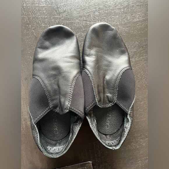 Capezio jazz shoes 7W Black Dance Shoes - Picture 4 of 7